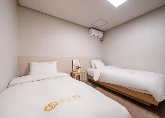 Hotel Peanut Myeongdong *